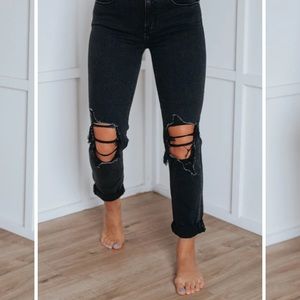 Frankie Eunina Mid Rise Girlfriend Capris- Black Wash- new with tags